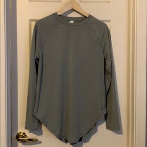 Under Armour long sleeve shirt